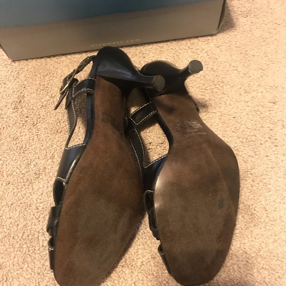 Nine West  Size 10.5 - Picture 4 of 5